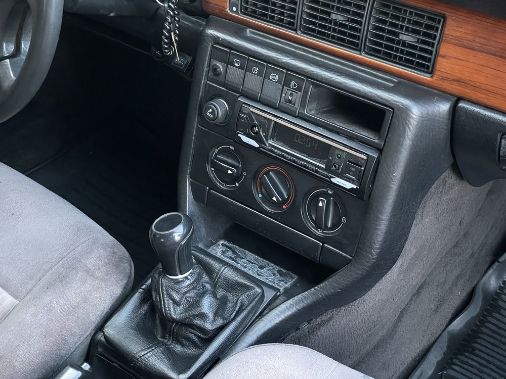 Audi 100 c3 2.3E