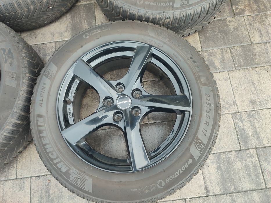 Zestaw zimowy felgi z oponami 17 5x114.3 Renault. Honda. Mazda. Kia..
