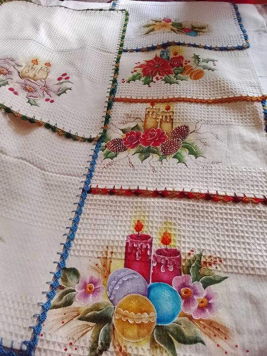 Têxteis de Natal: Panos de cozinha/toalhas/cestinhos para sabonetes...