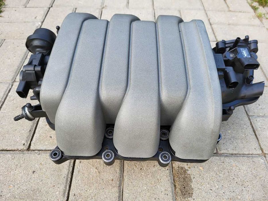 AUDI A4 B8 , A5 8T , A6 C6 kolektor ssący - 3,2 FSI .