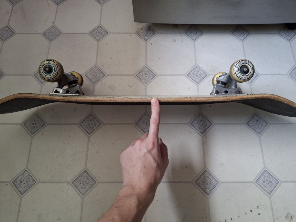 Vendo skate marca SCREW