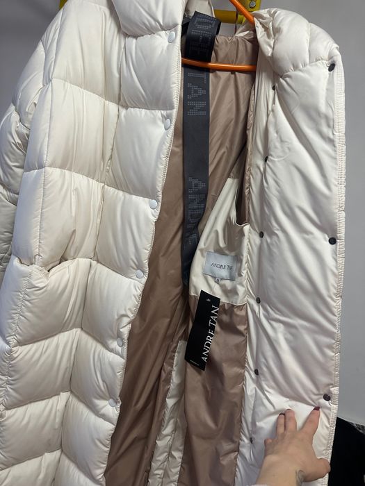 Нове пальто Andre Tan, молочного кольору, розмір 42-46