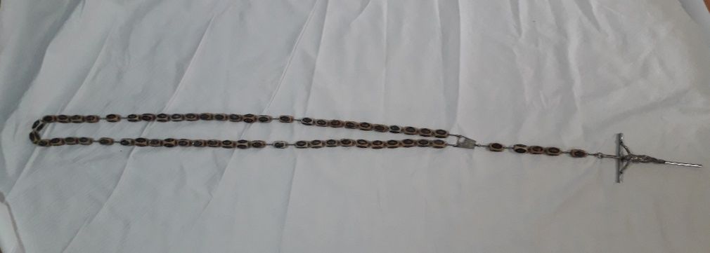 Crucifixo/ Rosário de parede em marfinite com 1,50 cm