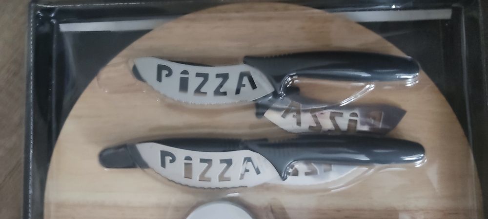 Nowy , zestaw do pizzy 10 elementów