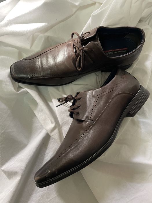 Sapatos em pele nº 46 “FERRACINI”