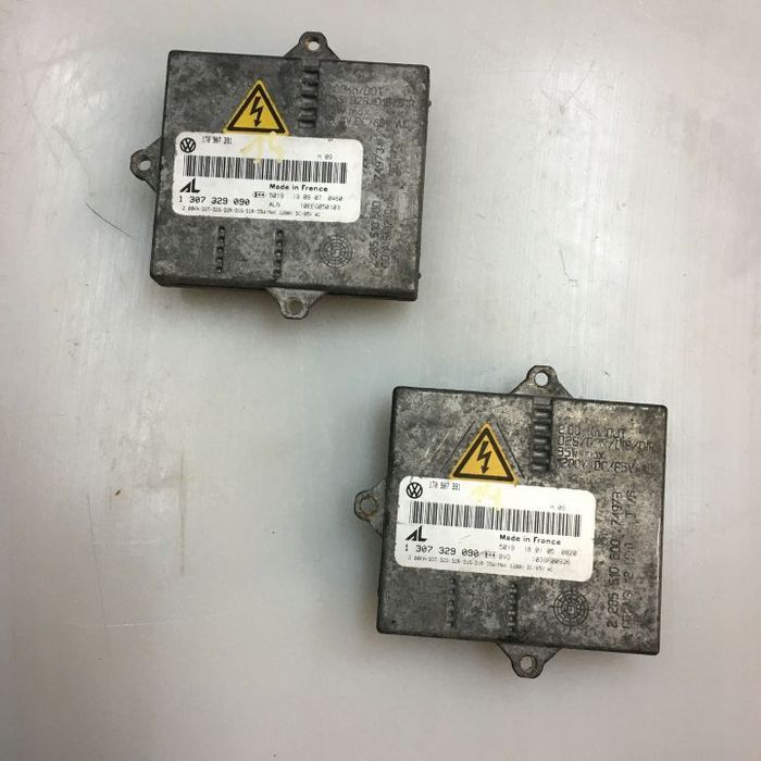 PRZETWORNICA XENON LEWA/PRAWA GOLF V 1T0907391 OK