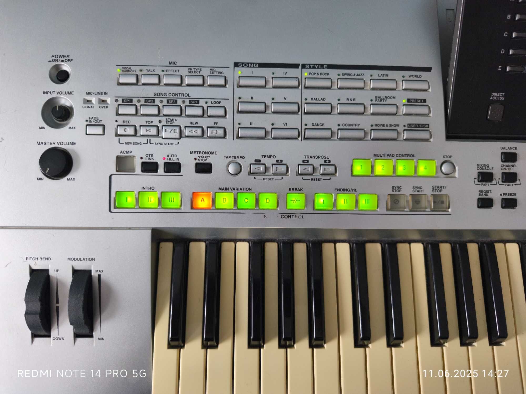 Yamaha Tyros Keyboard