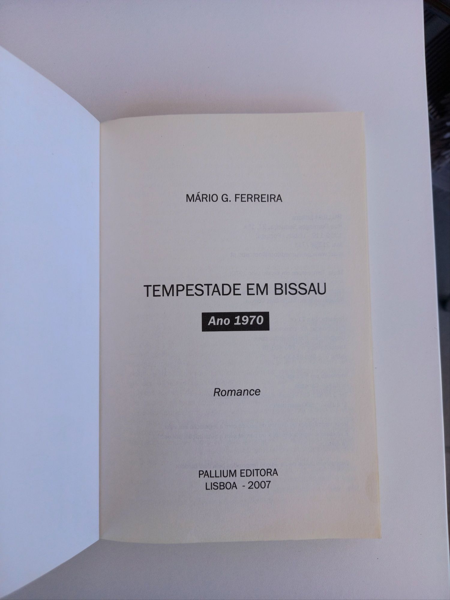 Livro -Tempestade de Bissau