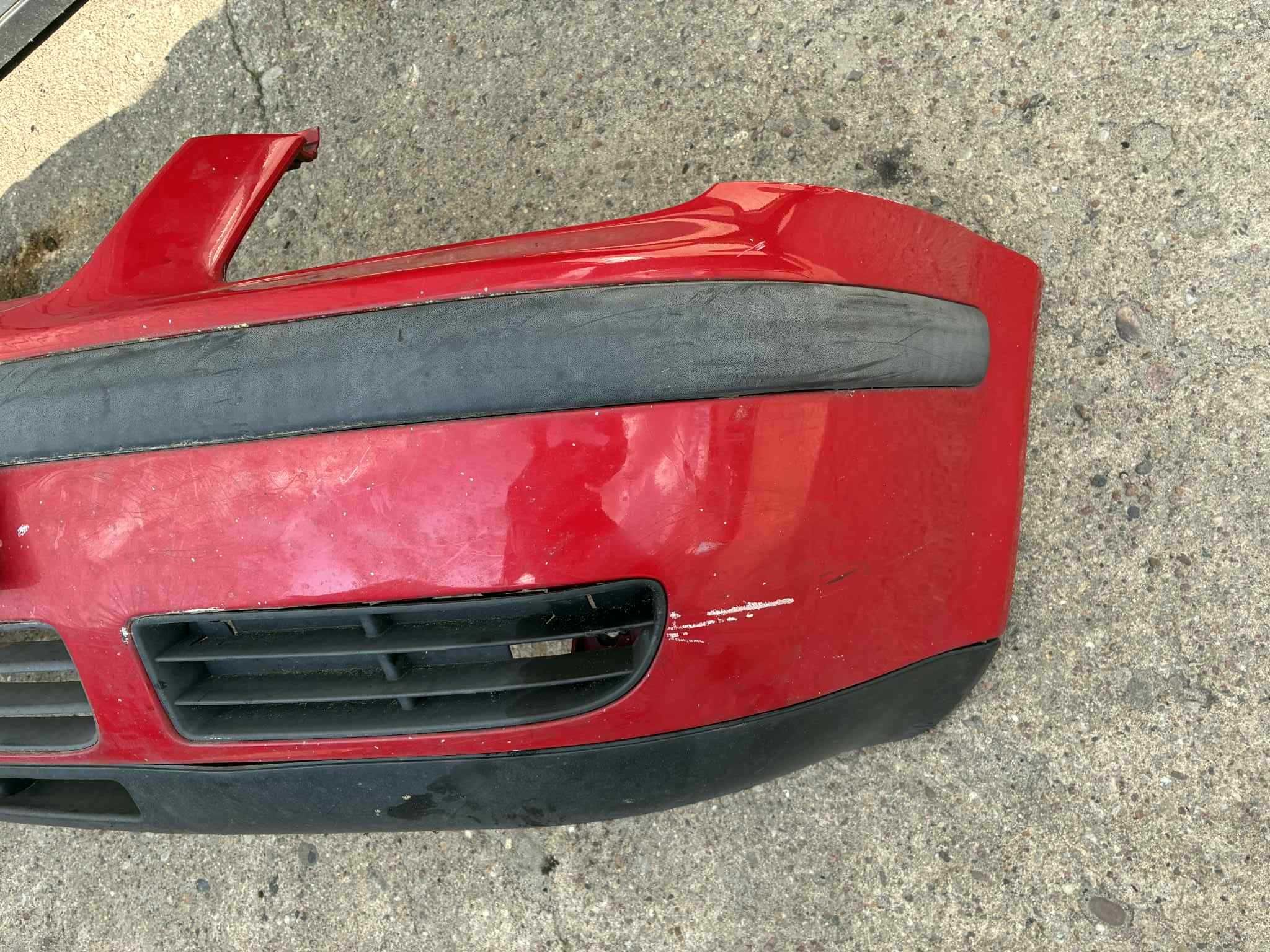 zderzak przód przedni czerwony vw volkswagen golf 4 iv bora LY3D