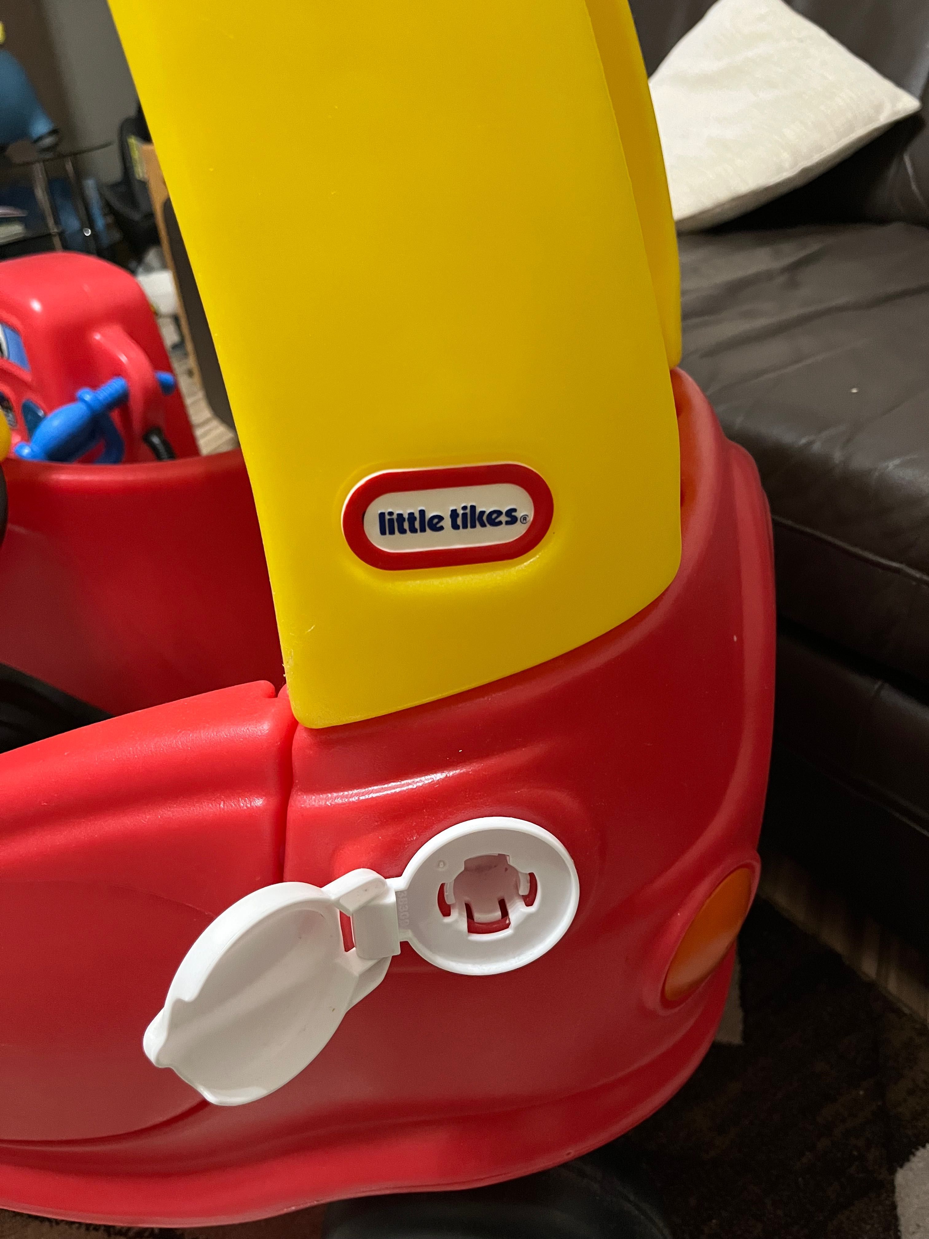 Jeździk autko little tikes z dystrybutorem