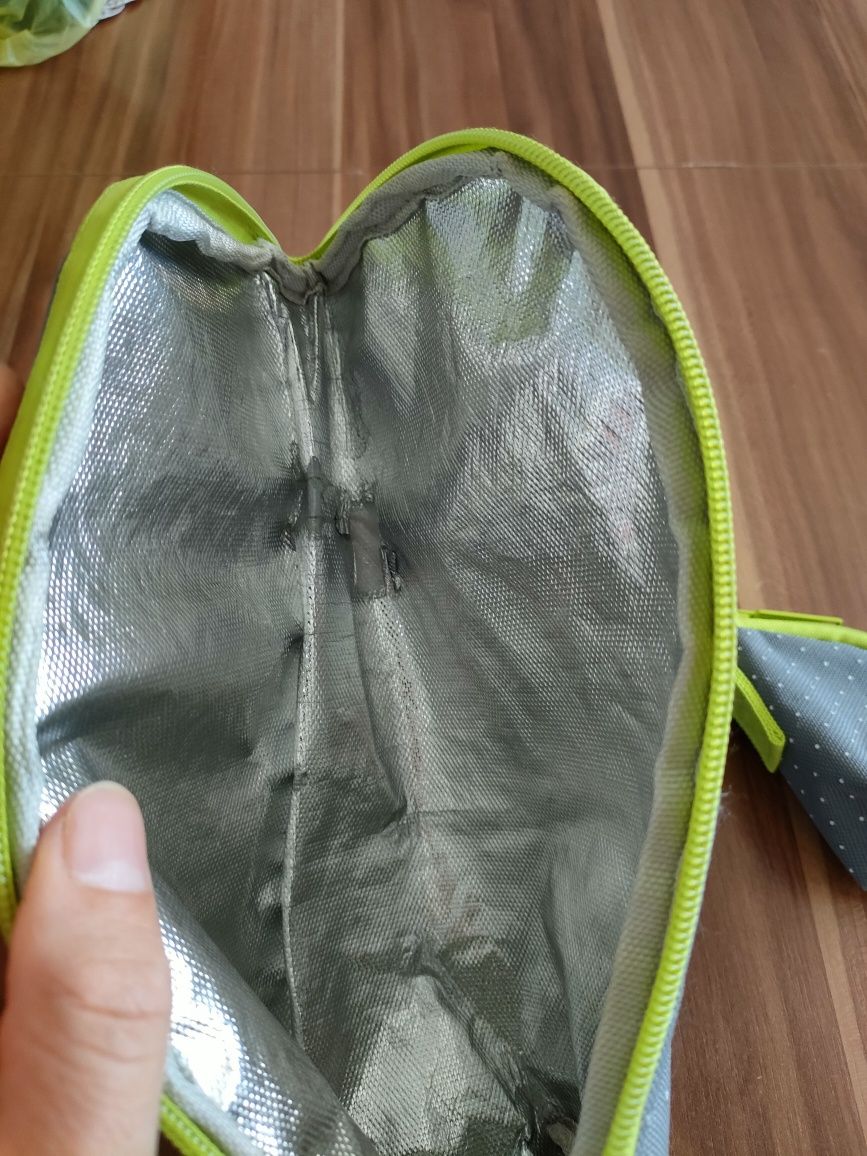 Etui, pokrowiec na butelkę i smoczek