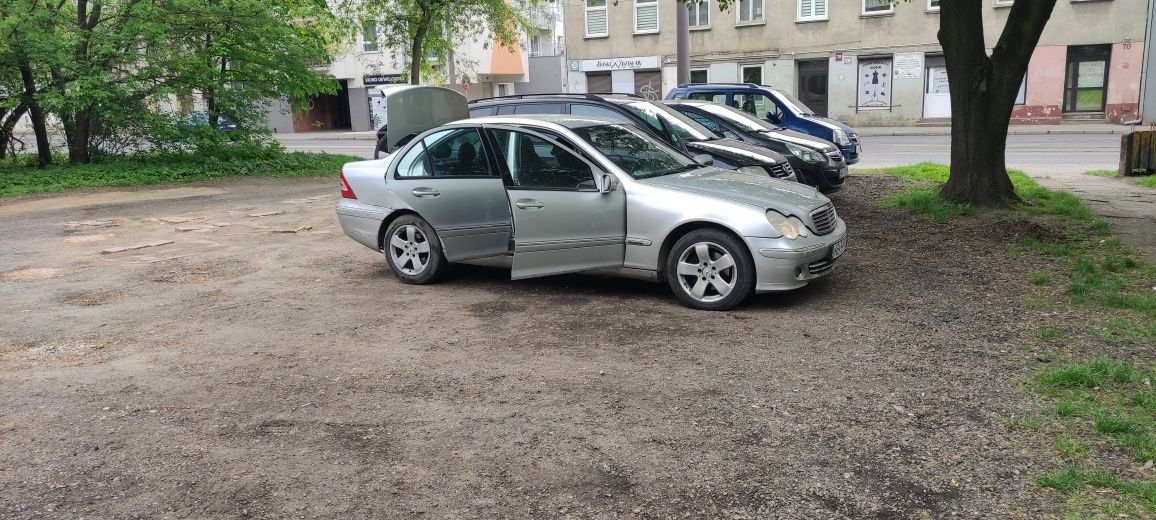 Sprzedam samochód Mercedes Benz c 180