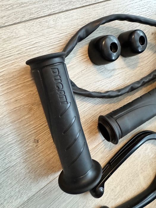 Manetki ciężarki Ducati Streetfighter V4/V4S Oryginał