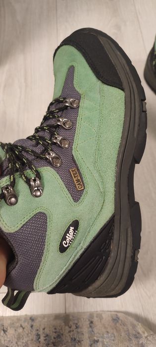 Черевики,берці,сапожки,кросівки високі