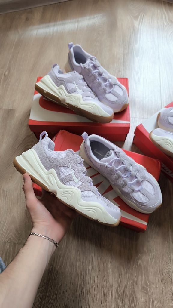 Кросівки Nike Tech Hera