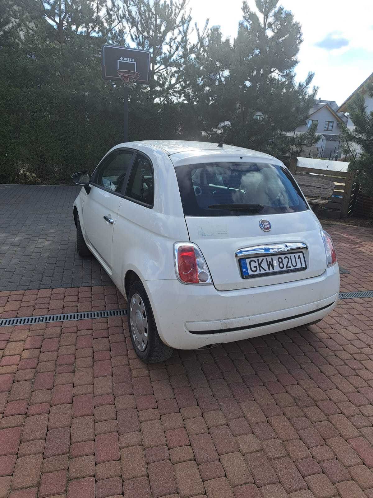 Syndyk sprzeda pojazd marki Fiat 500, 2011 r.