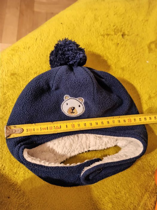 Czapka polarowa z misiem ocieplona futerkiem 45-47 cm.