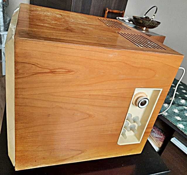 Telewizor kineskopowy-  Aladyn 2 model C7932 lata 60 te