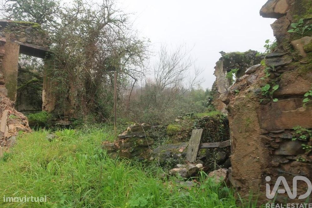 Casa de aldeia em Lousã e Vilarinho de 160,00 m2