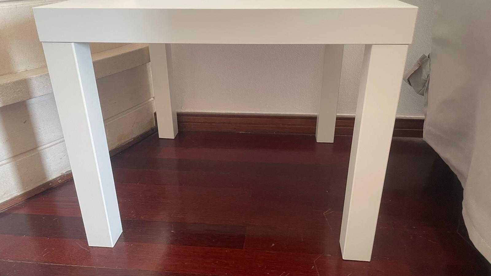 Tapete tecelagem plana, 1,20x1,80 e mesa branca