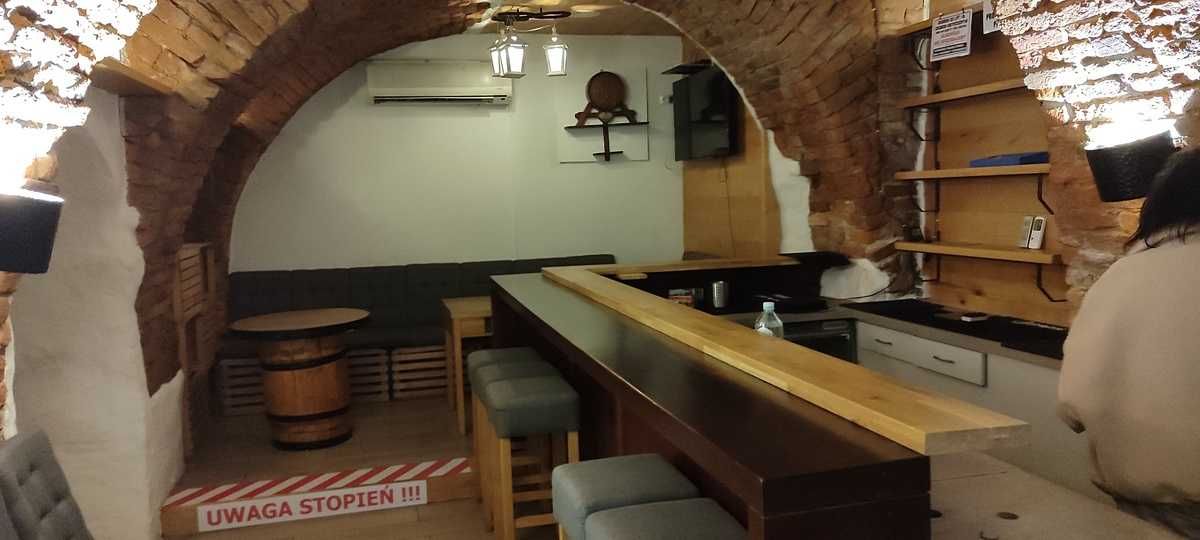 Lokal na restauracje w pełni wyposażony w centrum Wadowic do wynajęcia