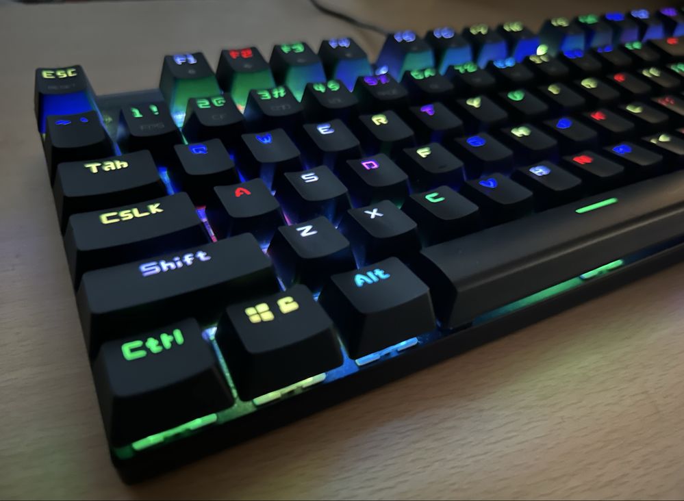 Teclado Mecânico Gamer RGB (Ótimo Estado)