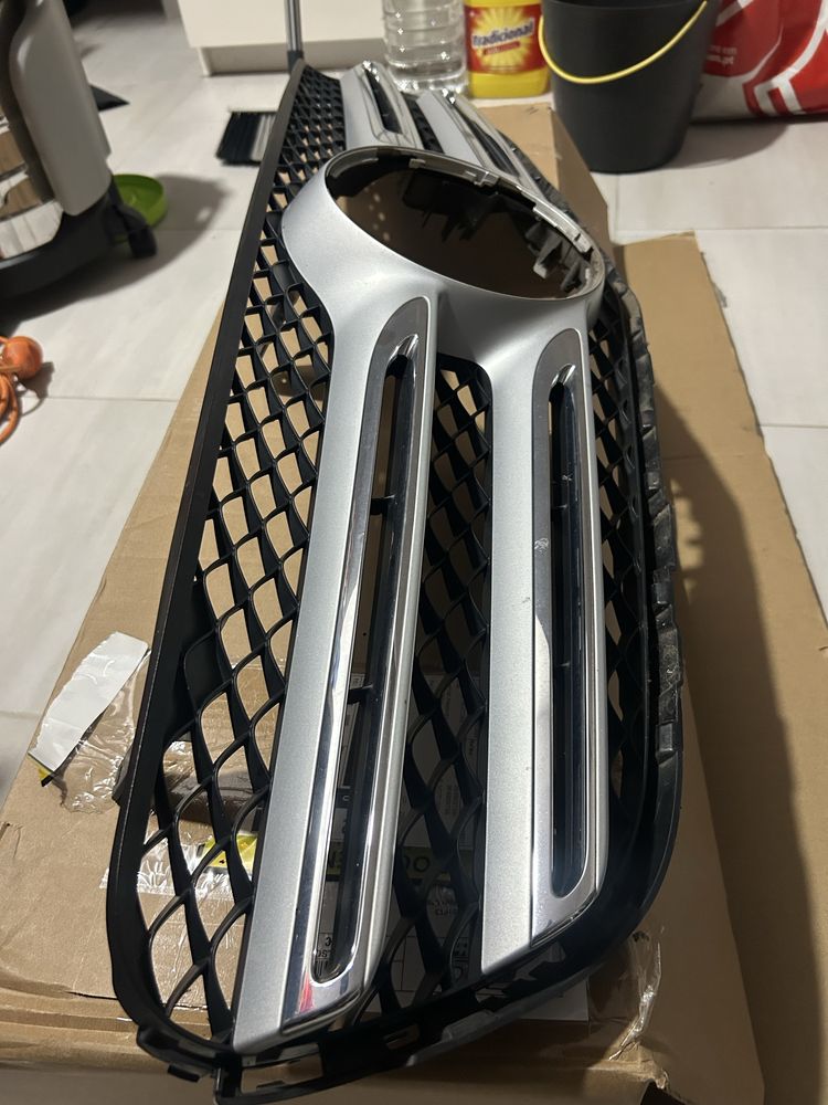 Grelha de Mercedes GLC 2018