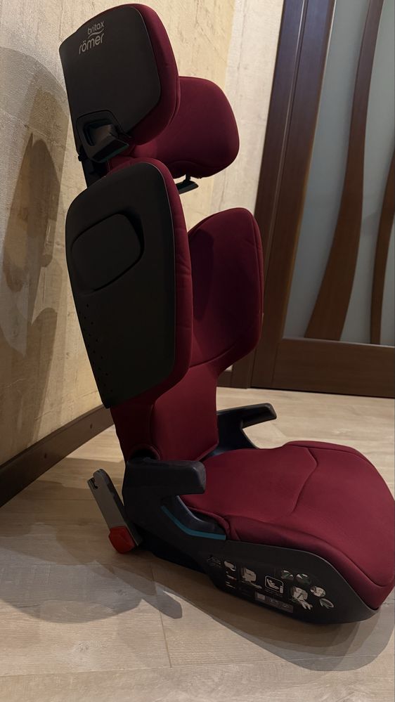 Дитяче автокрісло Britax Römer Kidfix M i-Size (15–36 кг), бордовий