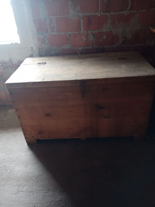 Stara drewniana skrzynia kufer