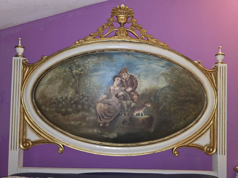 Mobília de quarto completa, lacada com dourados e pintada à mão.