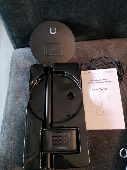 Ładowarka indukcyjna New bee NB-Z4 plus stojak na słuchawki, spp565