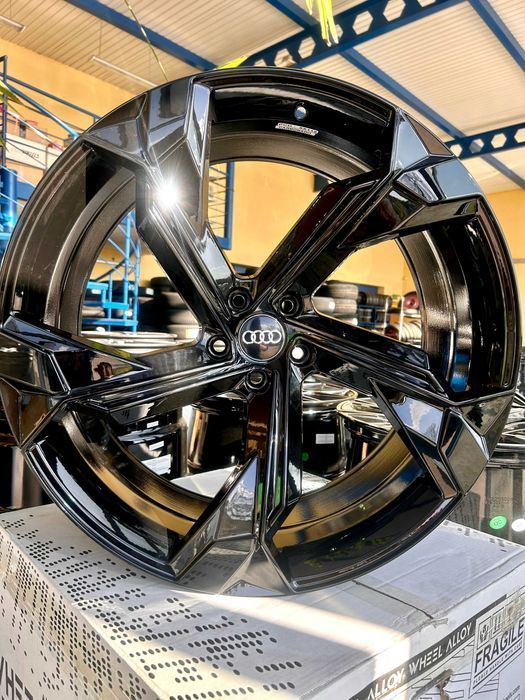 Nowe felgi aluminiowe Audi Q7 Q8 SQ7 SQ8 czarny połysk 22 cale