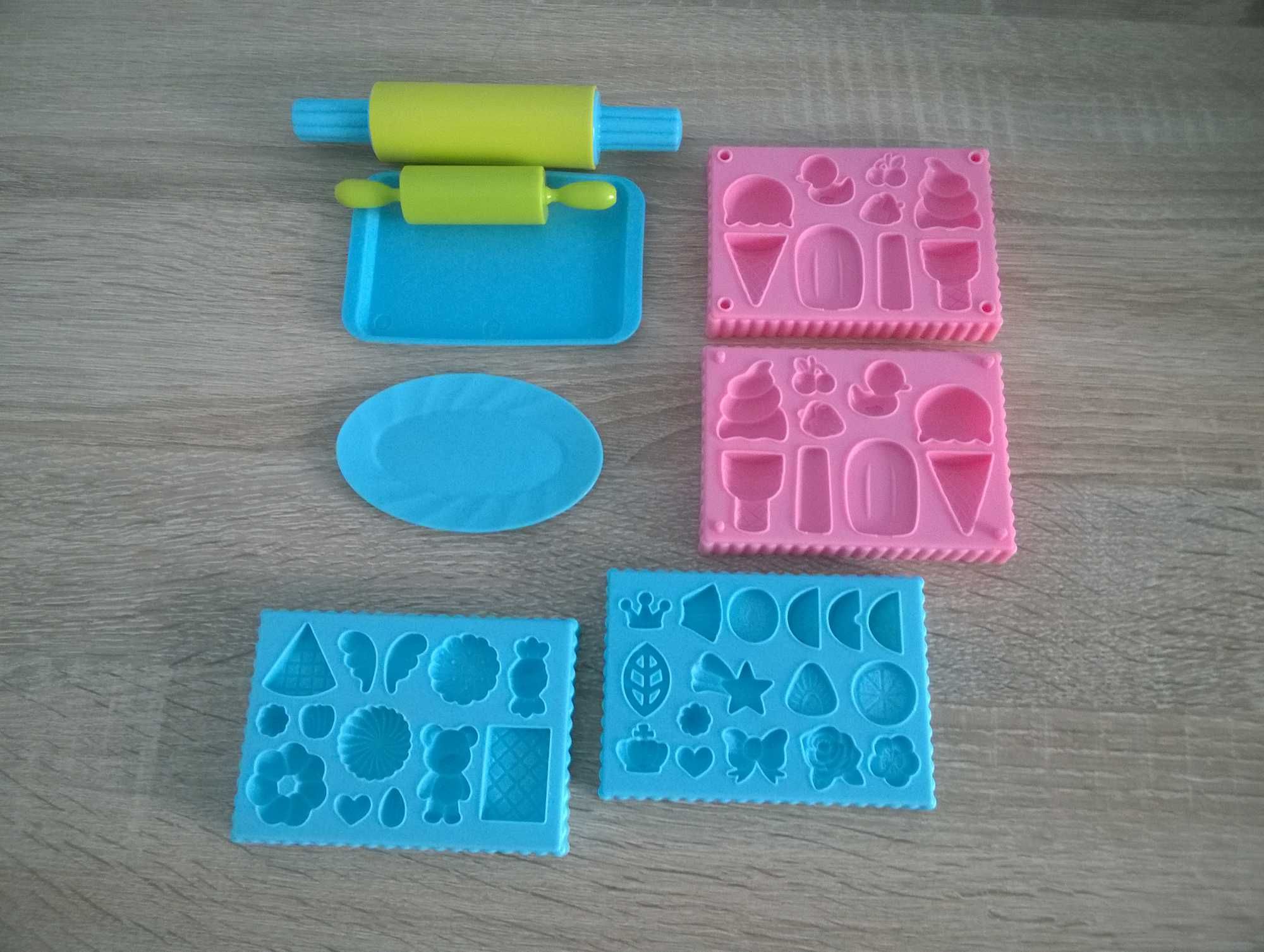 Różnorodne foremki i akcesoria do ciastoliny Play Doh (bez ciastoliny)