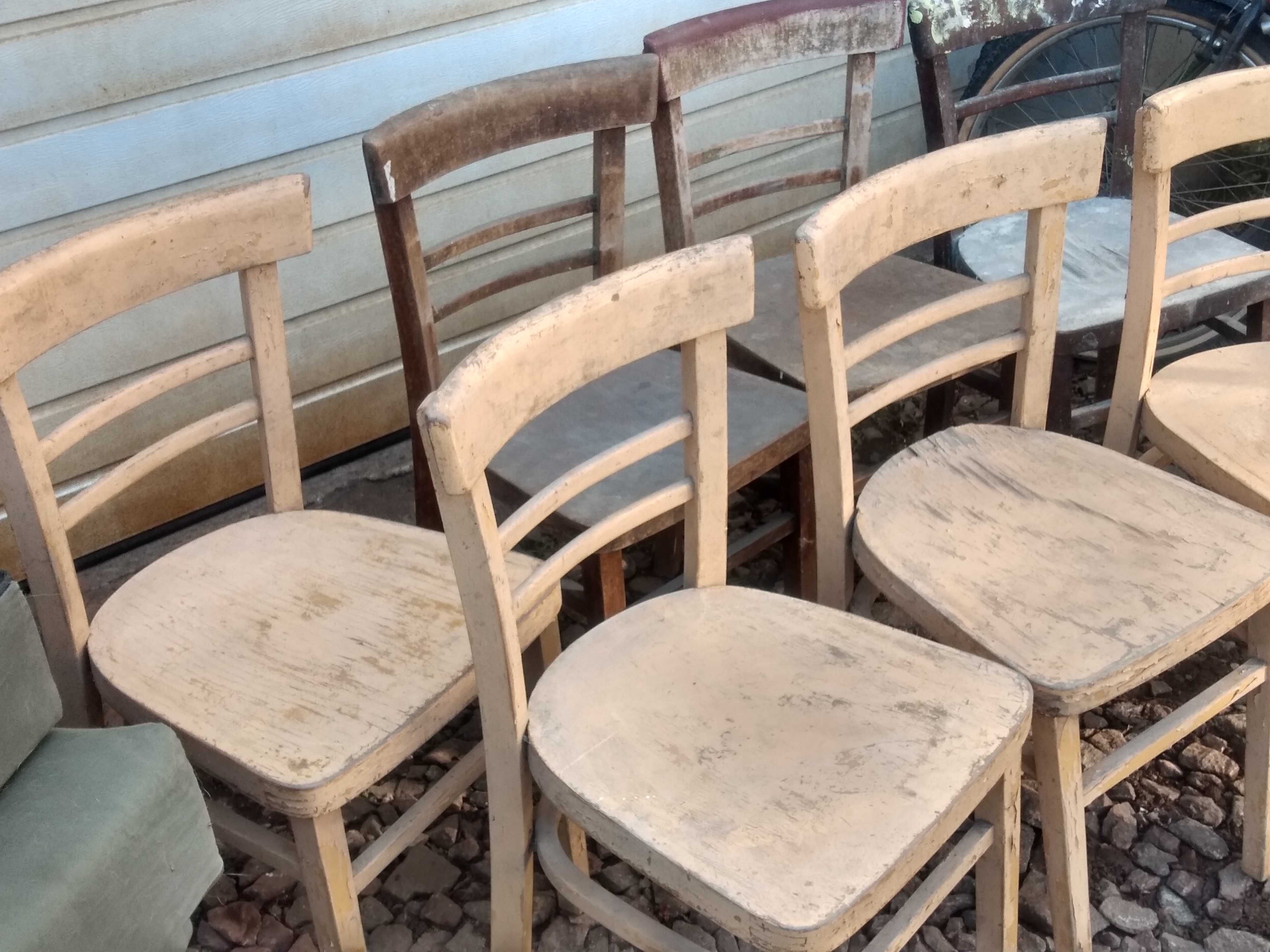krzesła drewniane Fameg Jasienica - vintage, PRL
