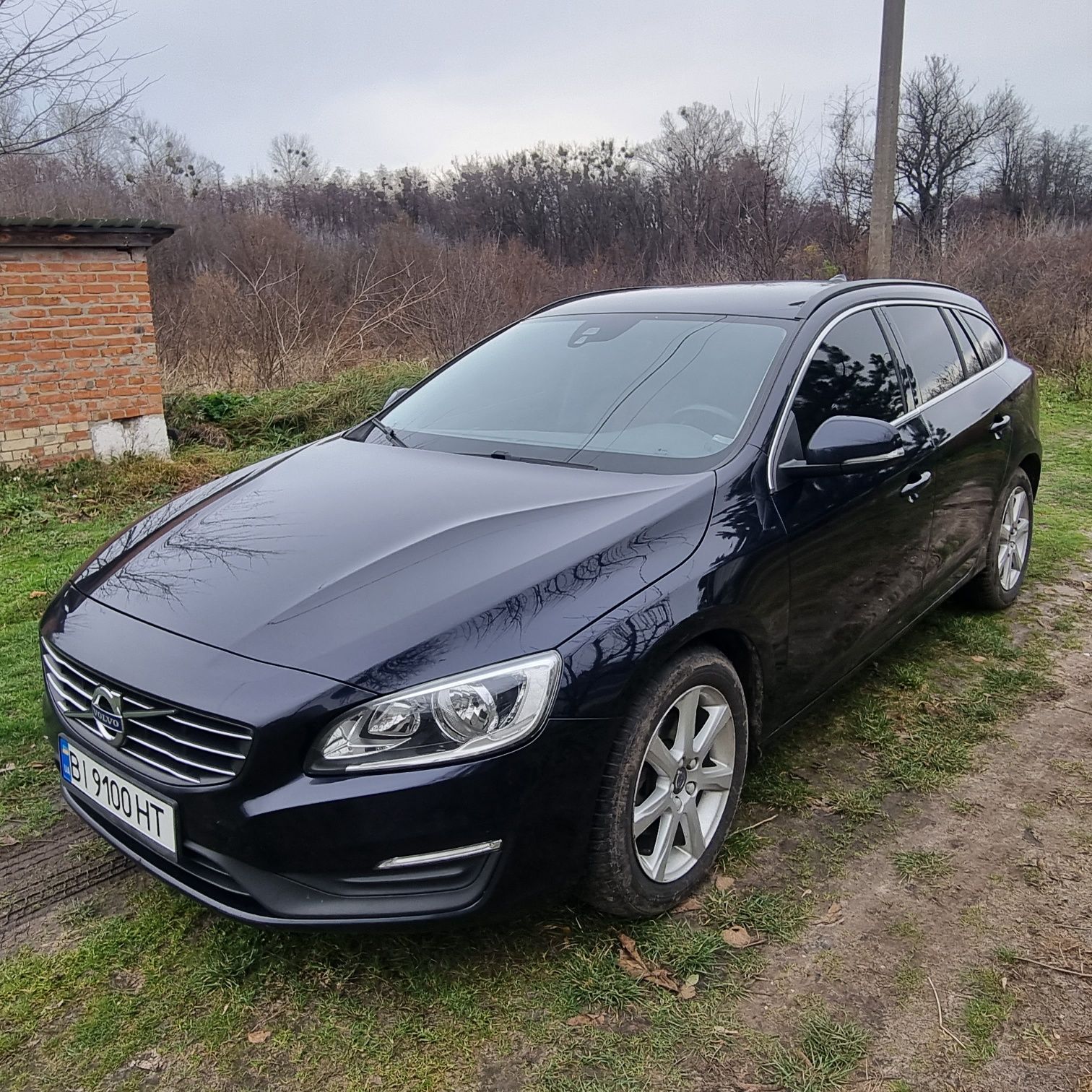 Volvo V60 13500$