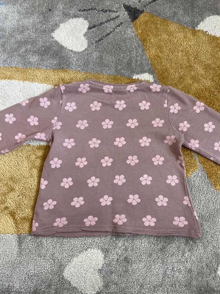 Bluza w kwiatuszki i cienki swetetek dla dziewczynki 92