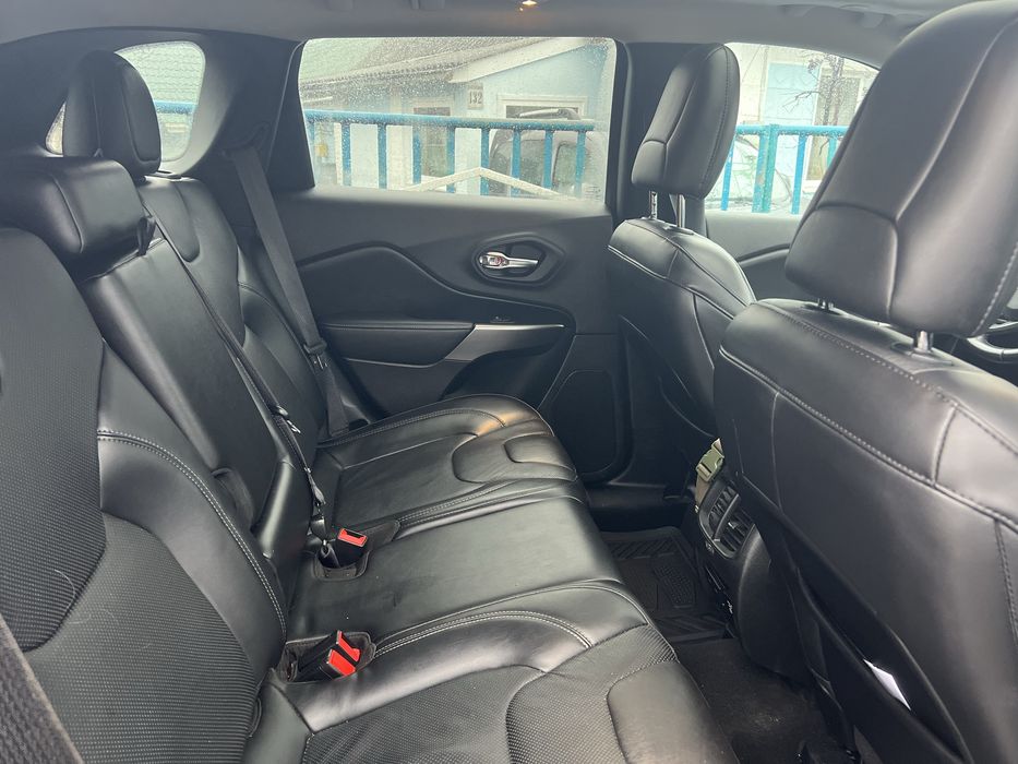 Jeep Cherokee 2019 Limited 2.0 АТ (272 к.с.) 4WD