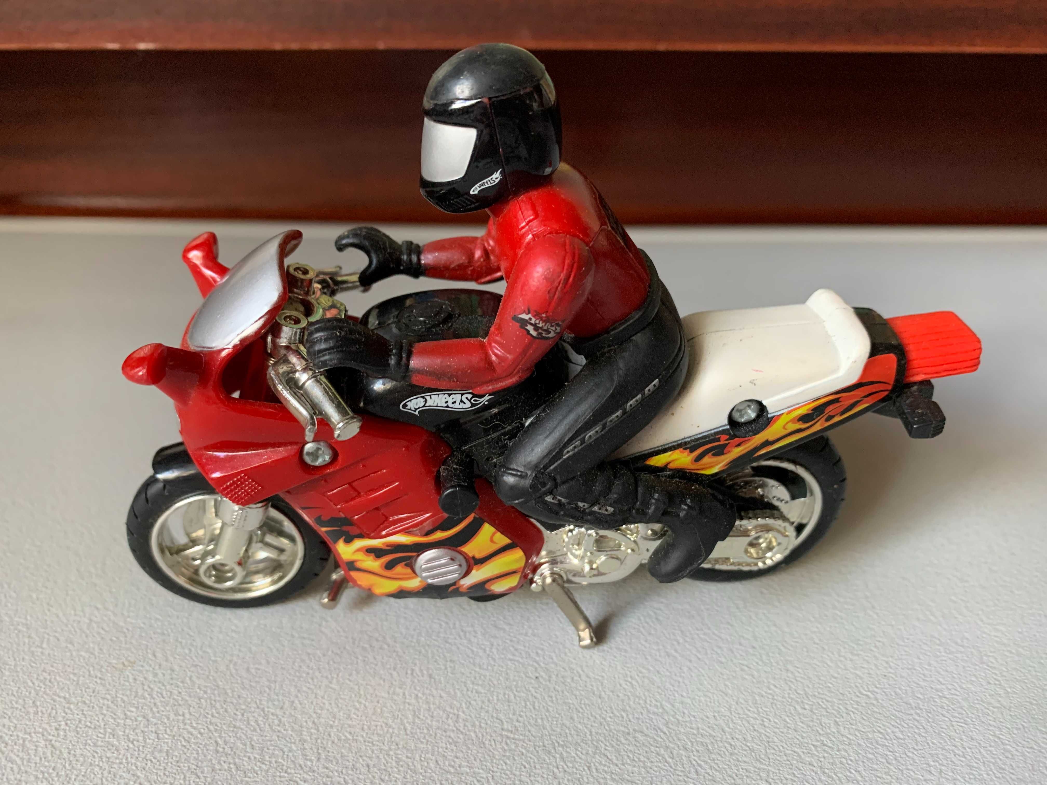 Mota Hot Wheels 2000
