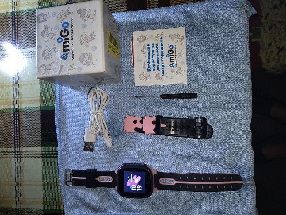 Дитячий годинник AmiGo GO008 Milky GPS WIFI Pink (с сим-картой)