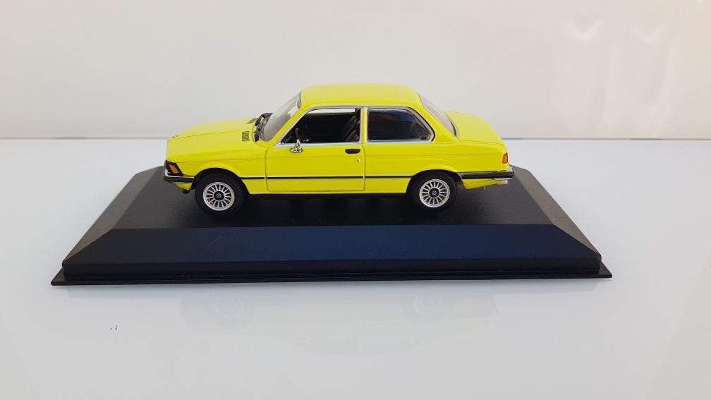 Bmw 323  minichamps 1 43