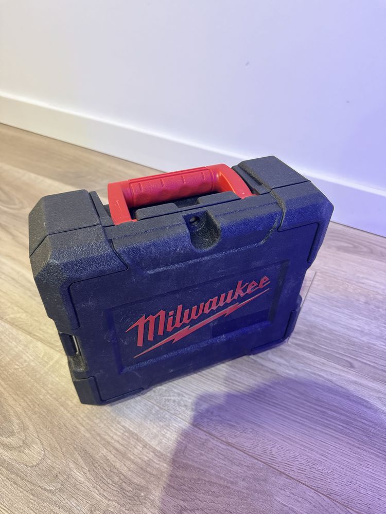 Laser Milwaukee CLL-C walizka