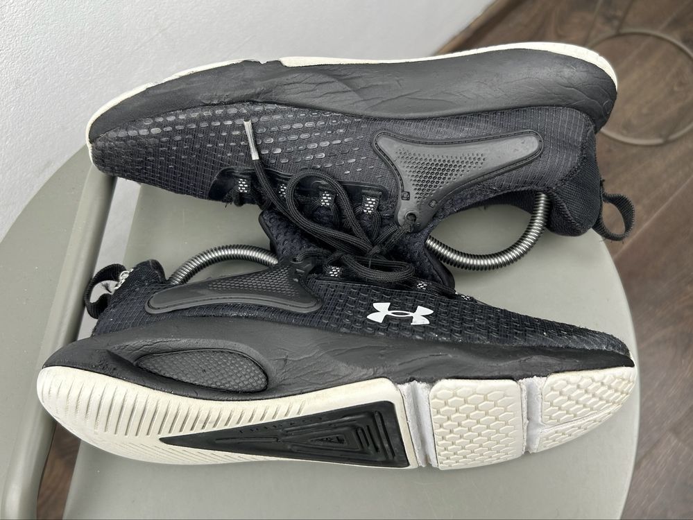 Оригінал! Кросівки Under Armour Hovr 41 розмір 02570