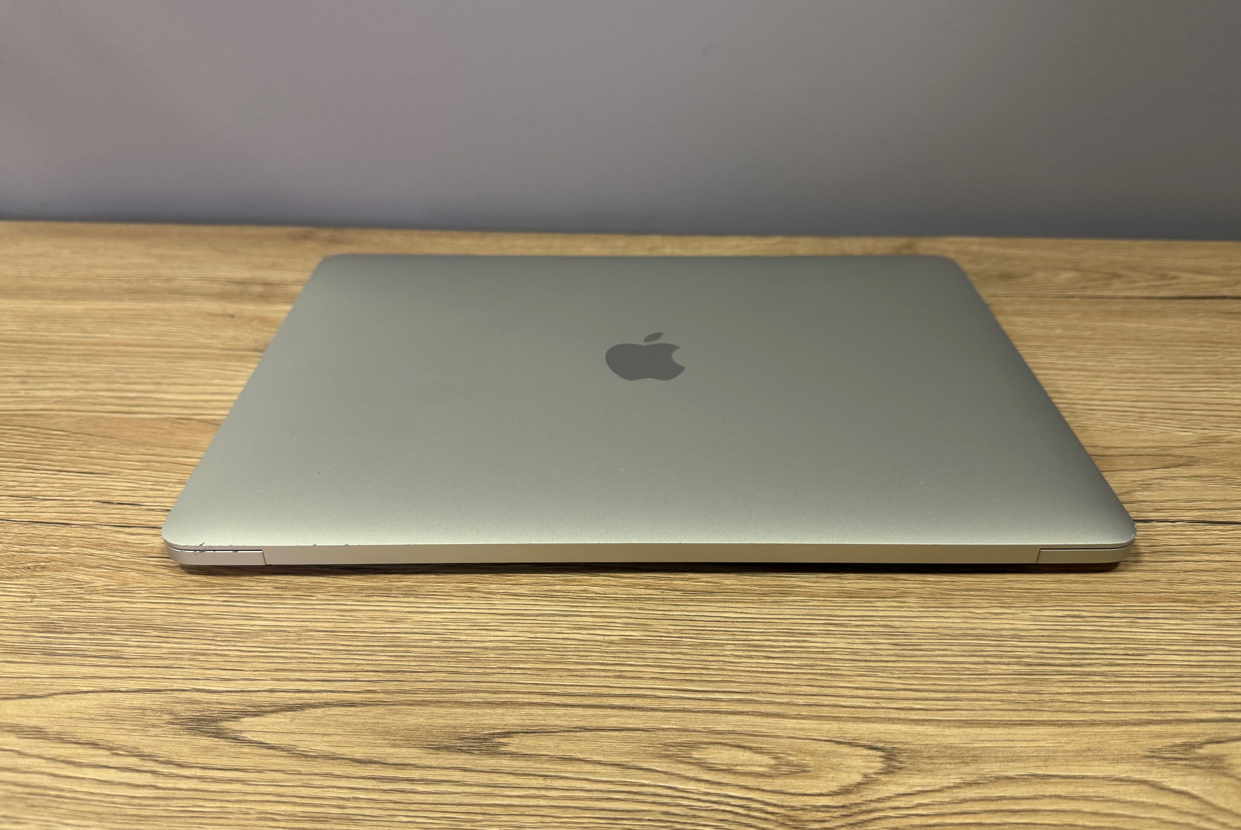 MacBook Pro 13 2020 Silver MYDA2 M1/16/256 - MDM