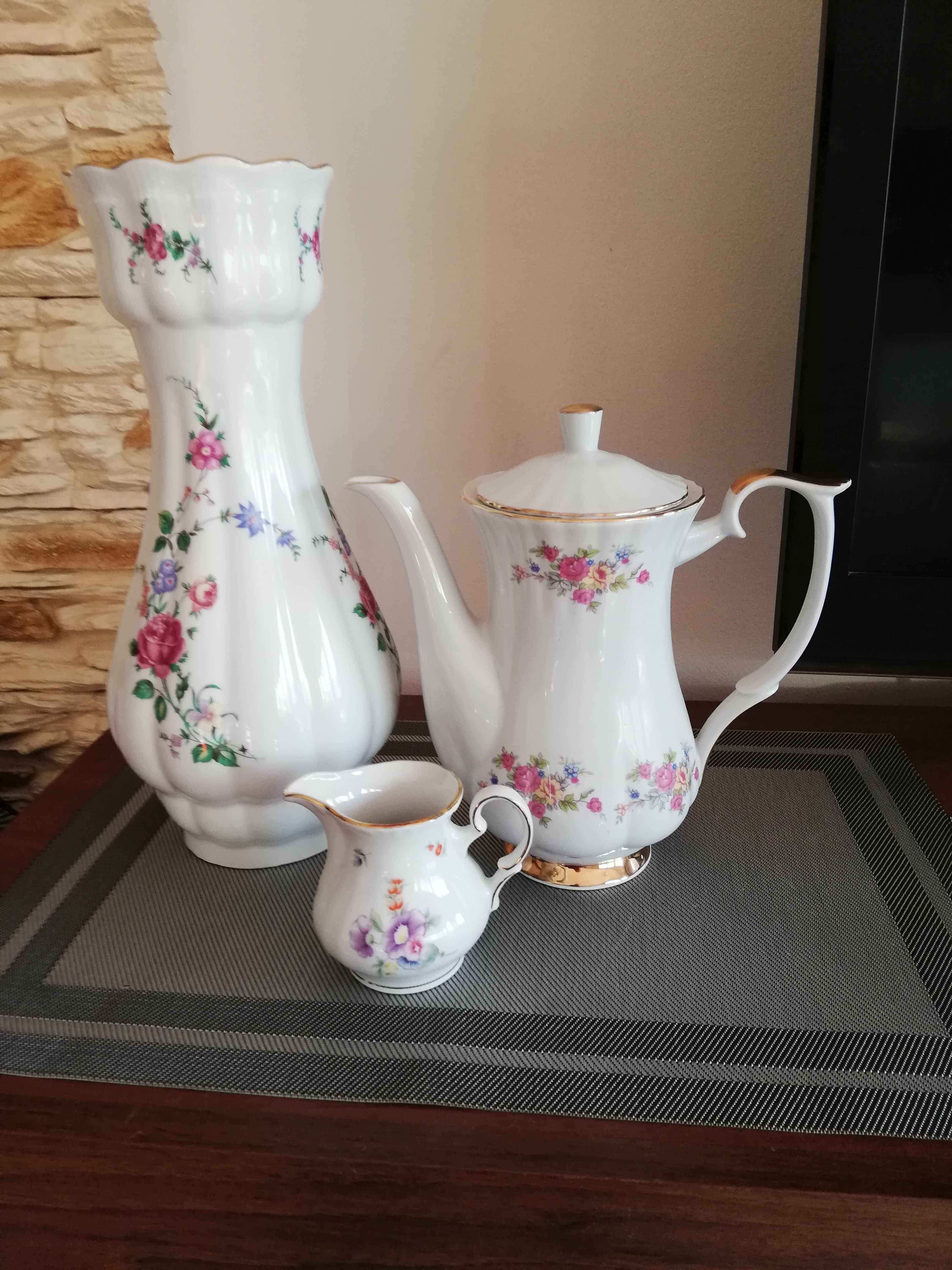 Porcelana zestaw- wazon, czajnik, mlecznik