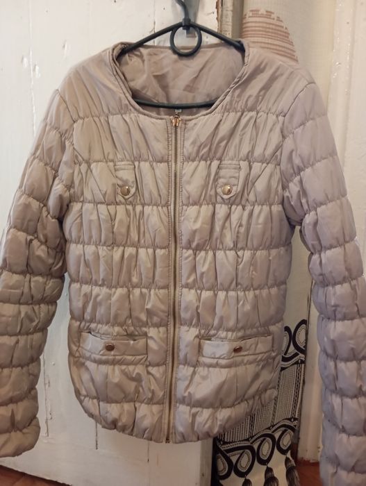 Продам жіночу куртку