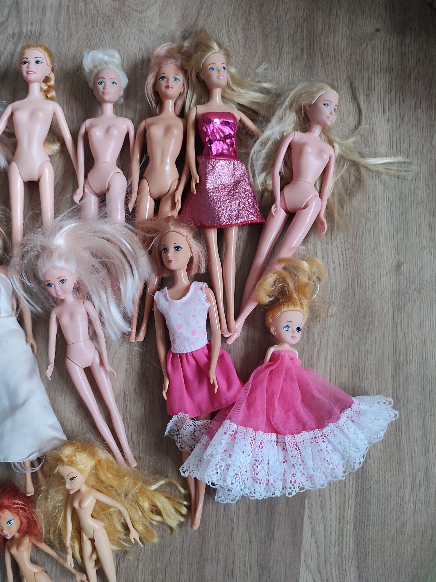 Lalki wielkości Barbie