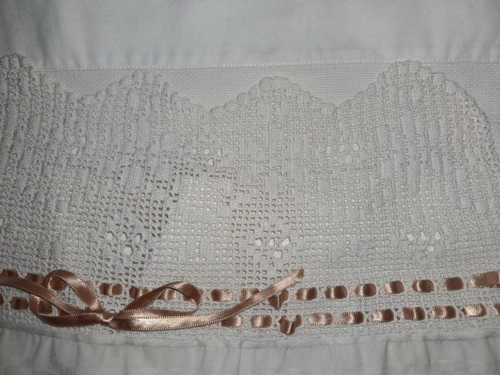 Toalha 100% Algodão com renda e bordados