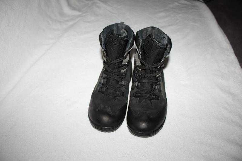 Чоботи фірми ecco 37 розміру за устілкою 23,5 см.