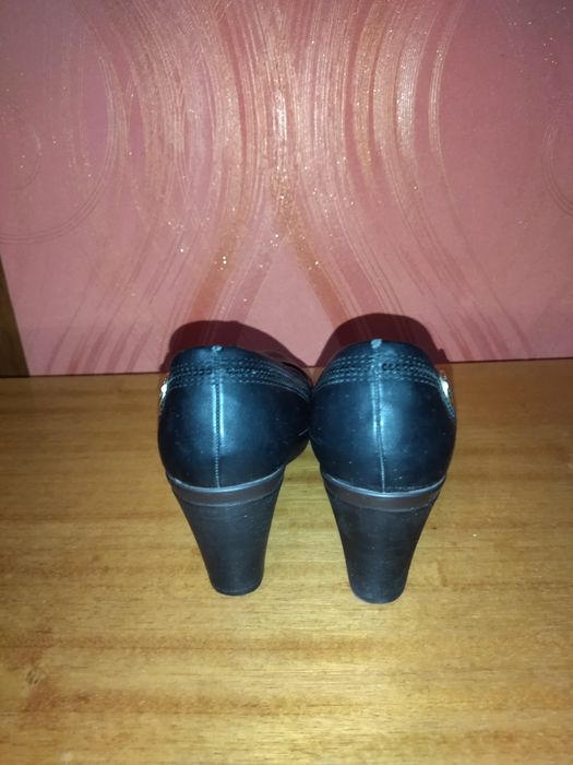 Туфлі. Підошва танкетка.