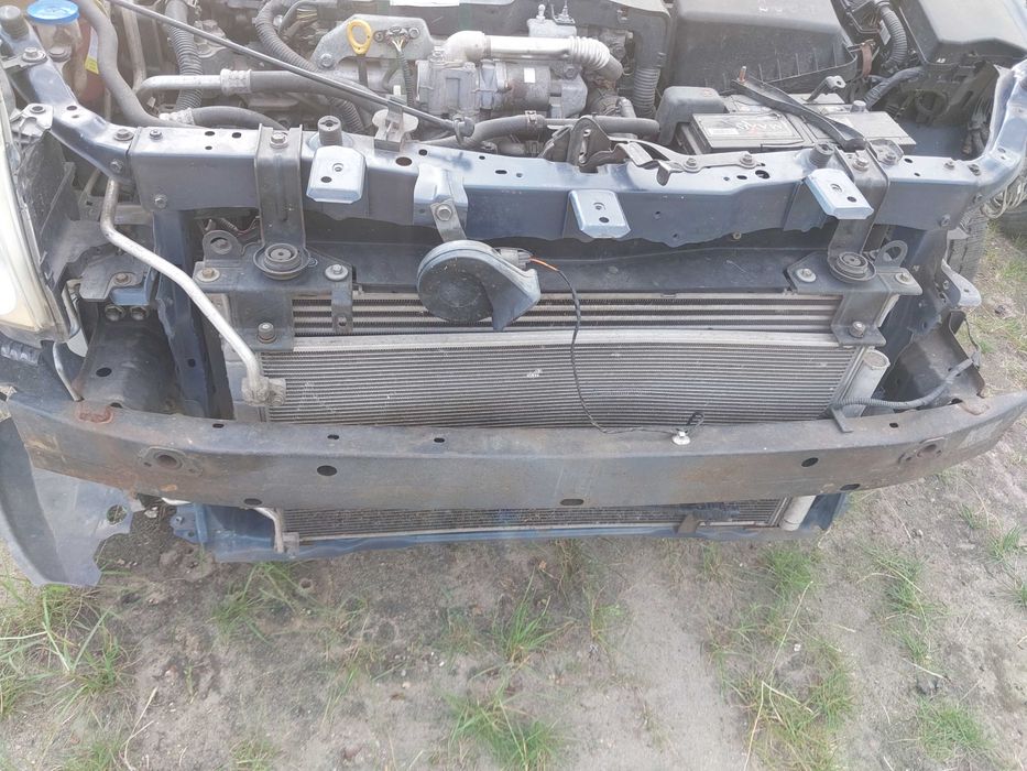 Toyota Auris 1  pas przedni z chłodnicami 2,0 d4d corolla e15